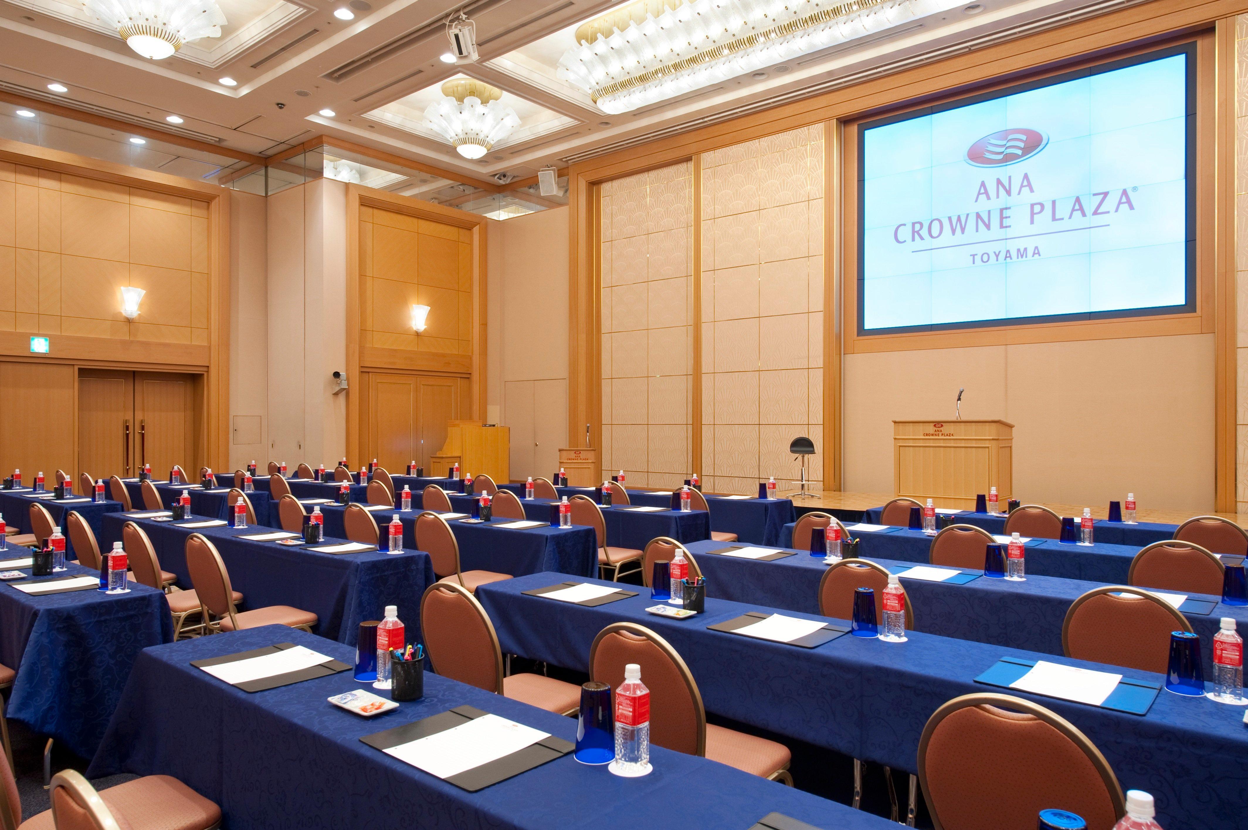 คราวน์ พลาซา อะนะ โทะยะมะ Hotel โทยามะ ภายนอก รูปภาพ