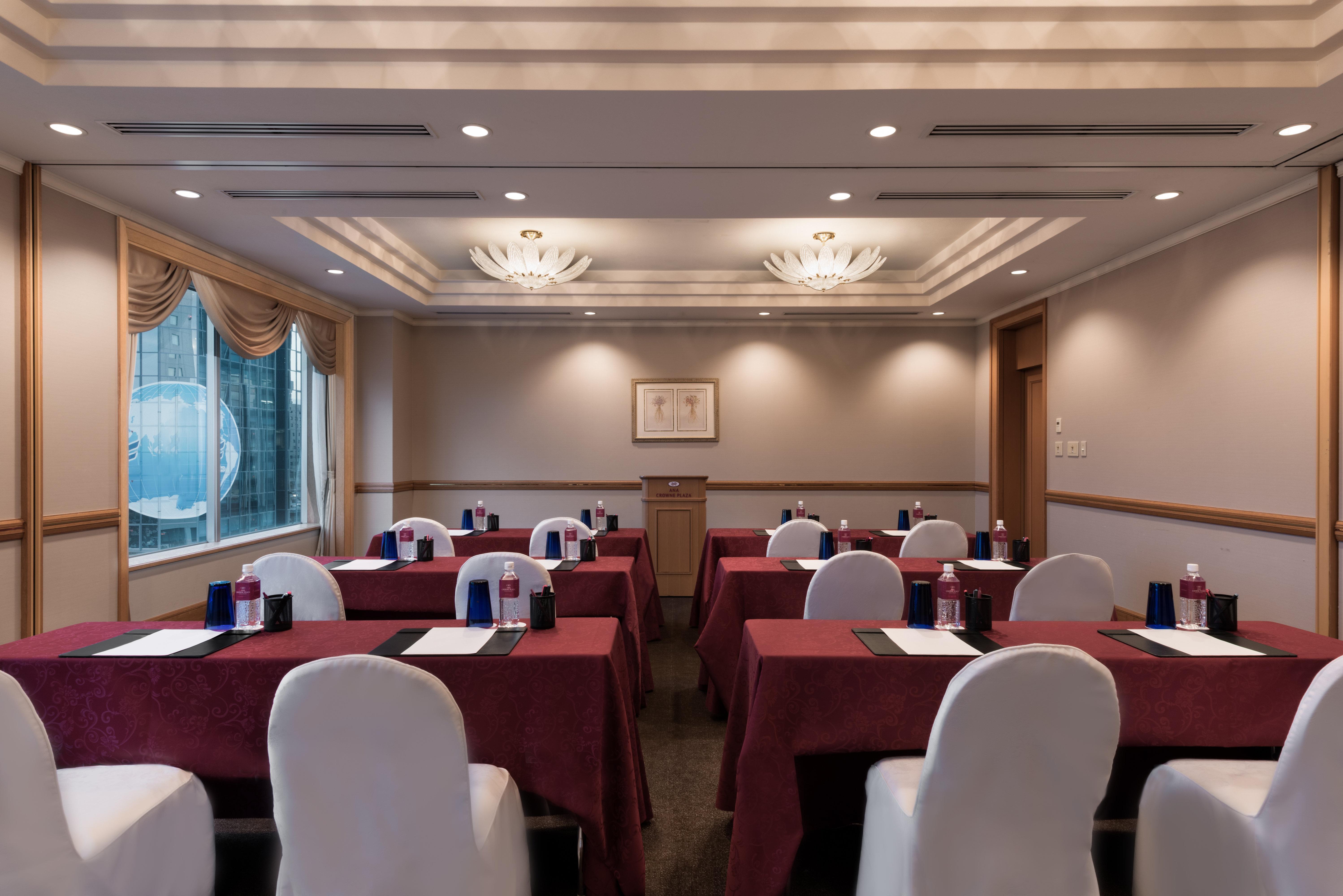 คราวน์ พลาซา อะนะ โทะยะมะ Hotel โทยามะ ภายนอก รูปภาพ