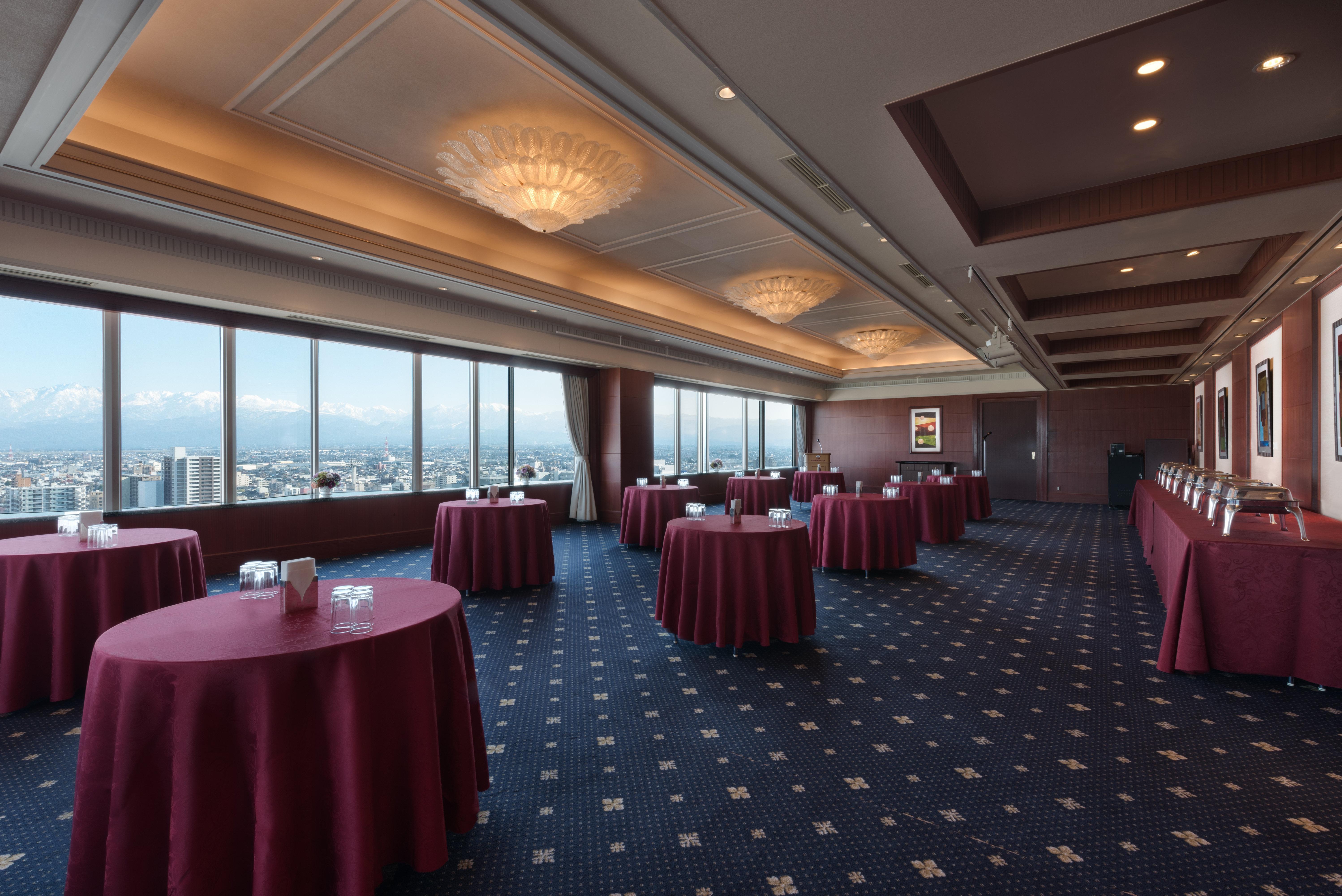 คราวน์ พลาซา อะนะ โทะยะมะ Hotel โทยามะ ภายนอก รูปภาพ