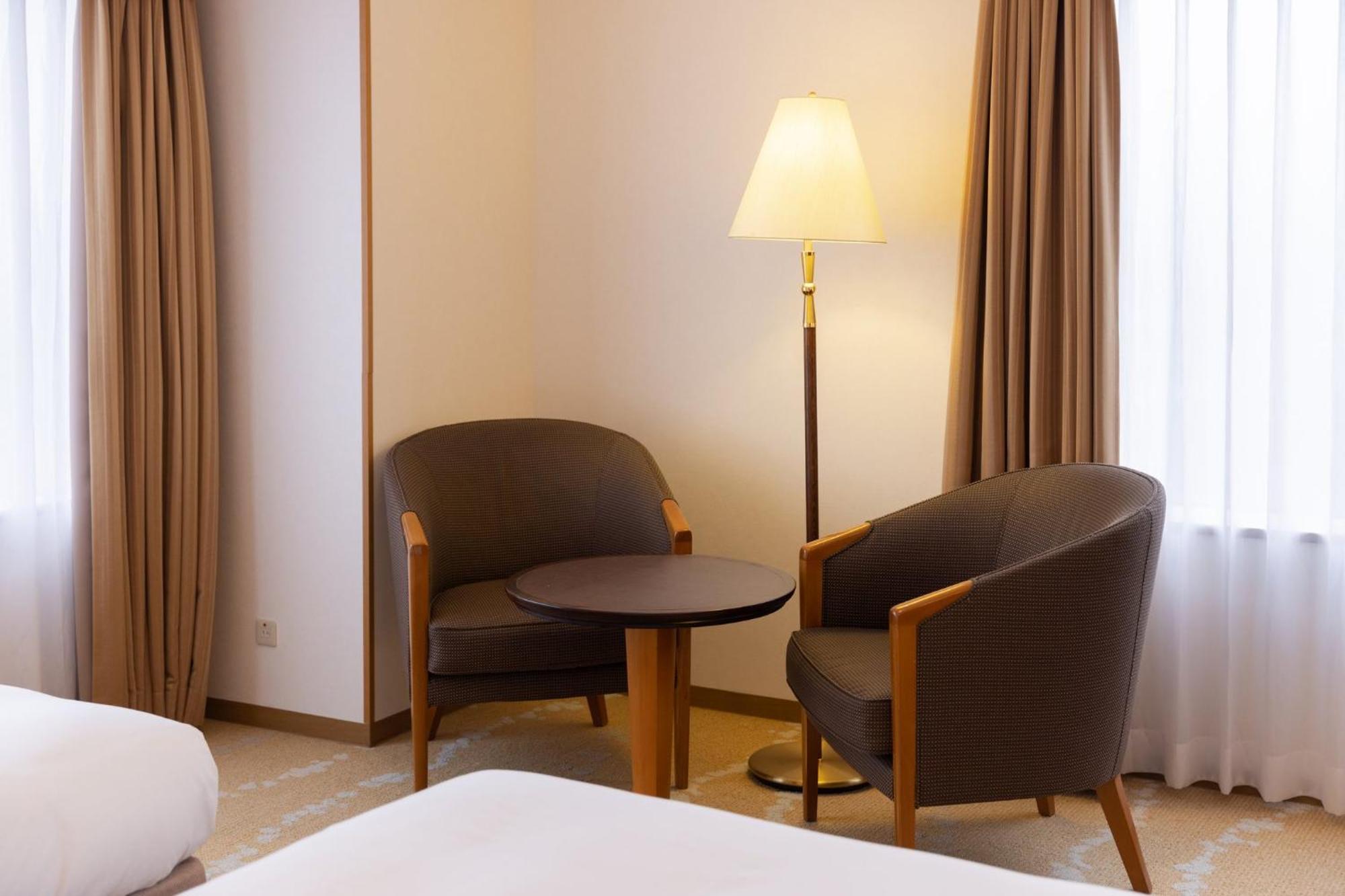 คราวน์ พลาซา อะนะ โทะยะมะ Hotel โทยามะ ภายนอก รูปภาพ