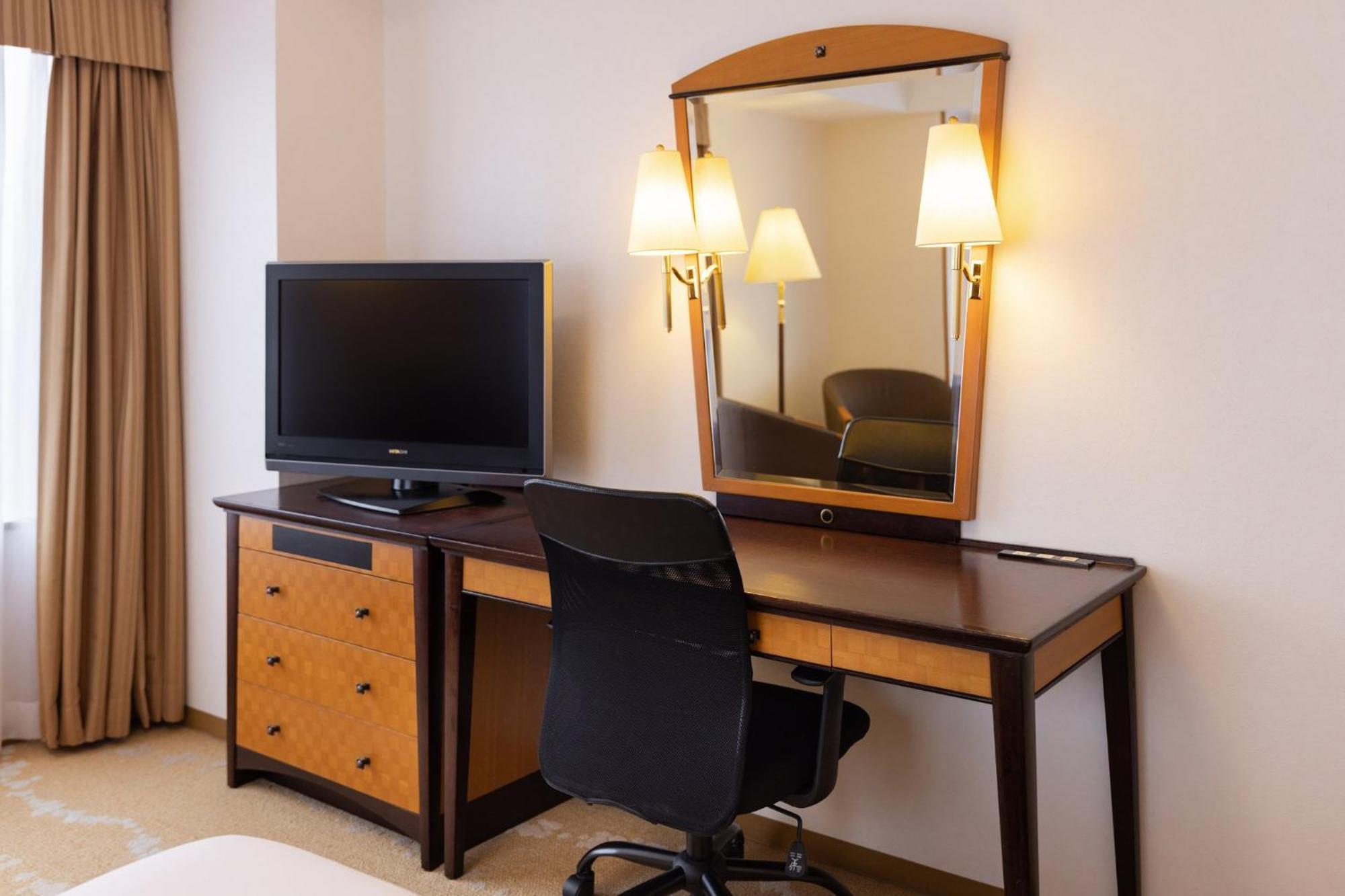 คราวน์ พลาซา อะนะ โทะยะมะ Hotel โทยามะ ภายนอก รูปภาพ