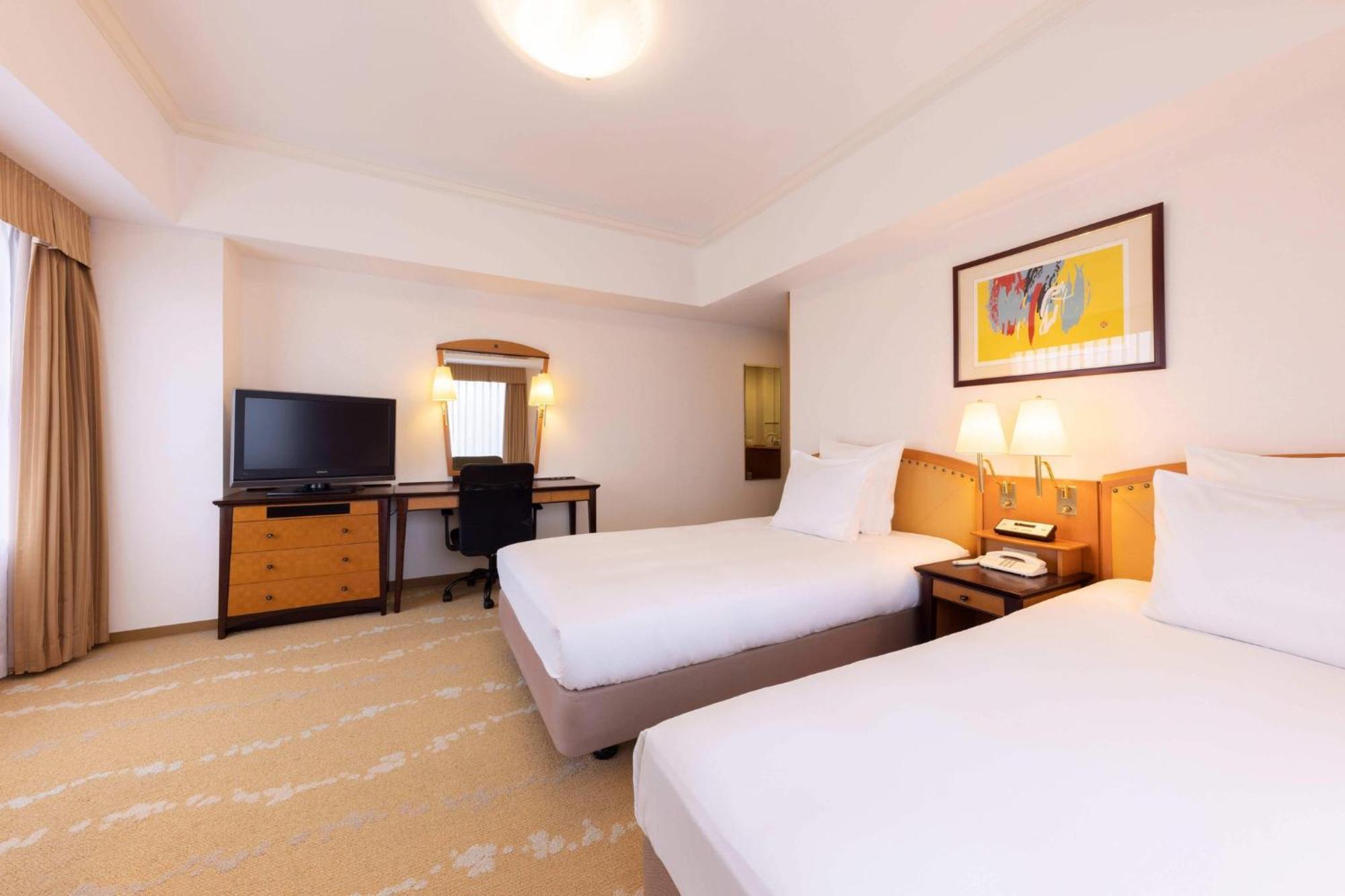 คราวน์ พลาซา อะนะ โทะยะมะ Hotel โทยามะ ภายนอก รูปภาพ