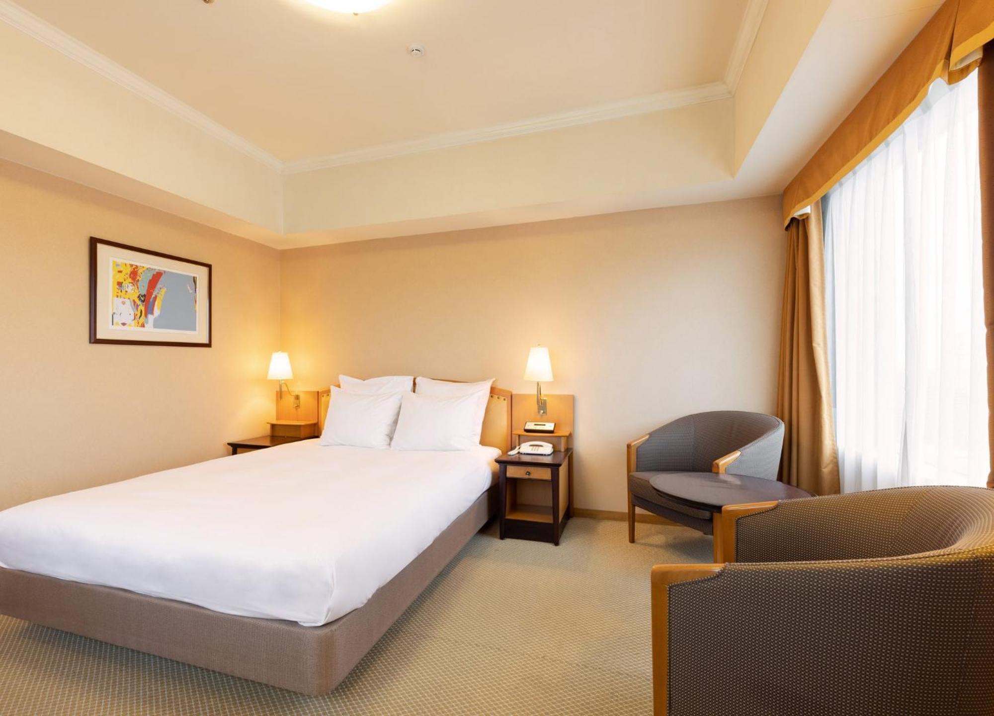 คราวน์ พลาซา อะนะ โทะยะมะ Hotel โทยามะ ภายนอก รูปภาพ