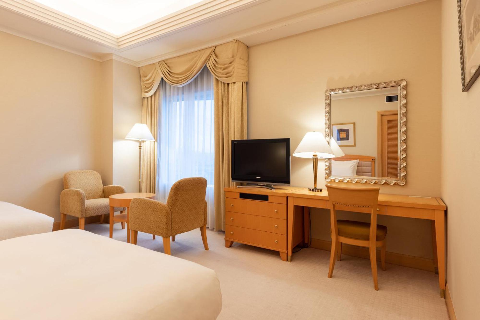 คราวน์ พลาซา อะนะ โทะยะมะ Hotel โทยามะ ภายนอก รูปภาพ