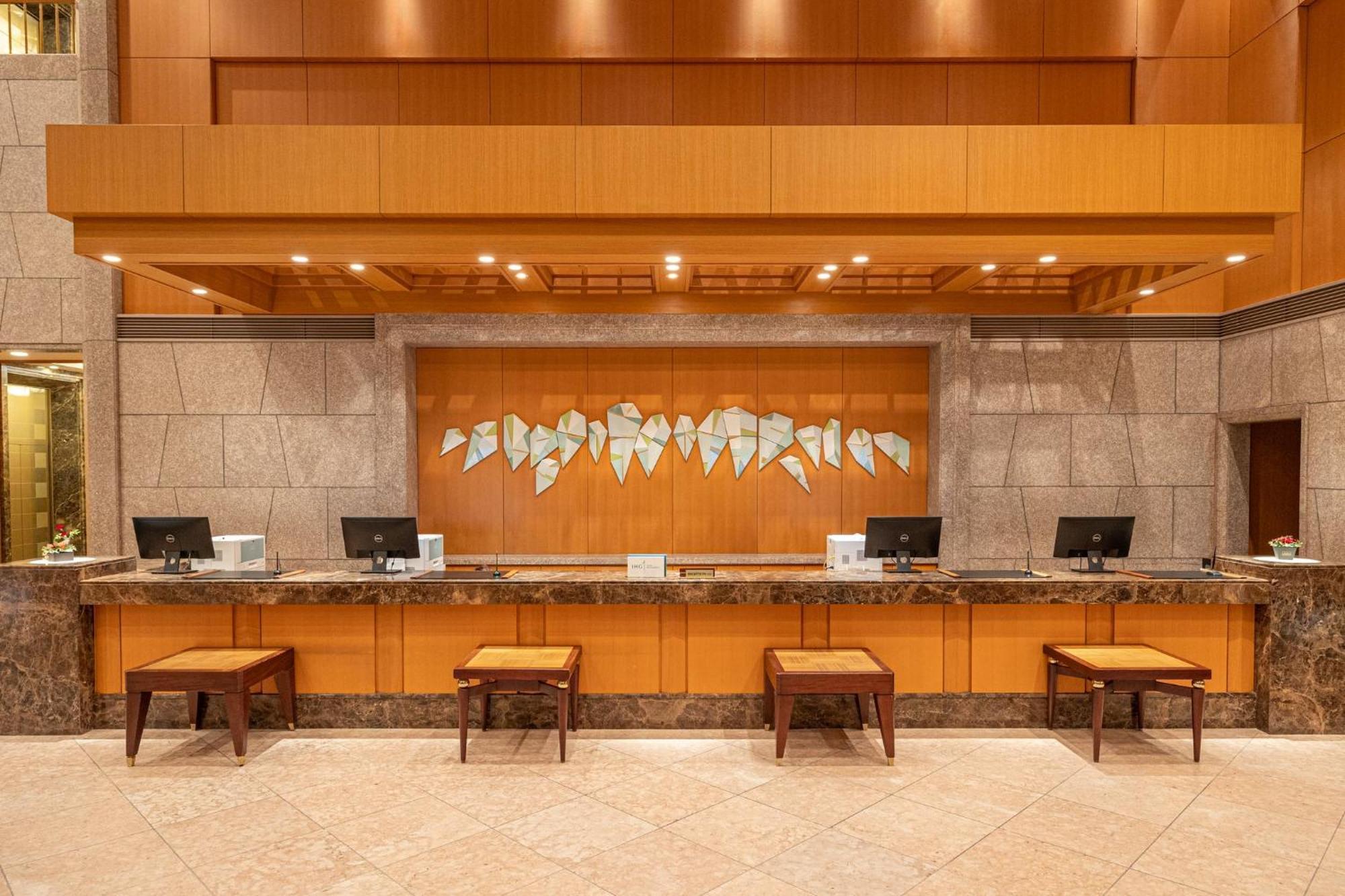 คราวน์ พลาซา อะนะ โทะยะมะ Hotel โทยามะ ภายนอก รูปภาพ